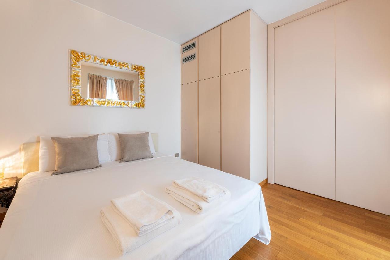 Milan Royal Suites - Centro Duomo Zewnętrze zdjęcie