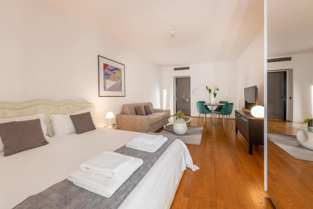 Milan Royal Suites - Centro Duomo Zewnętrze zdjęcie