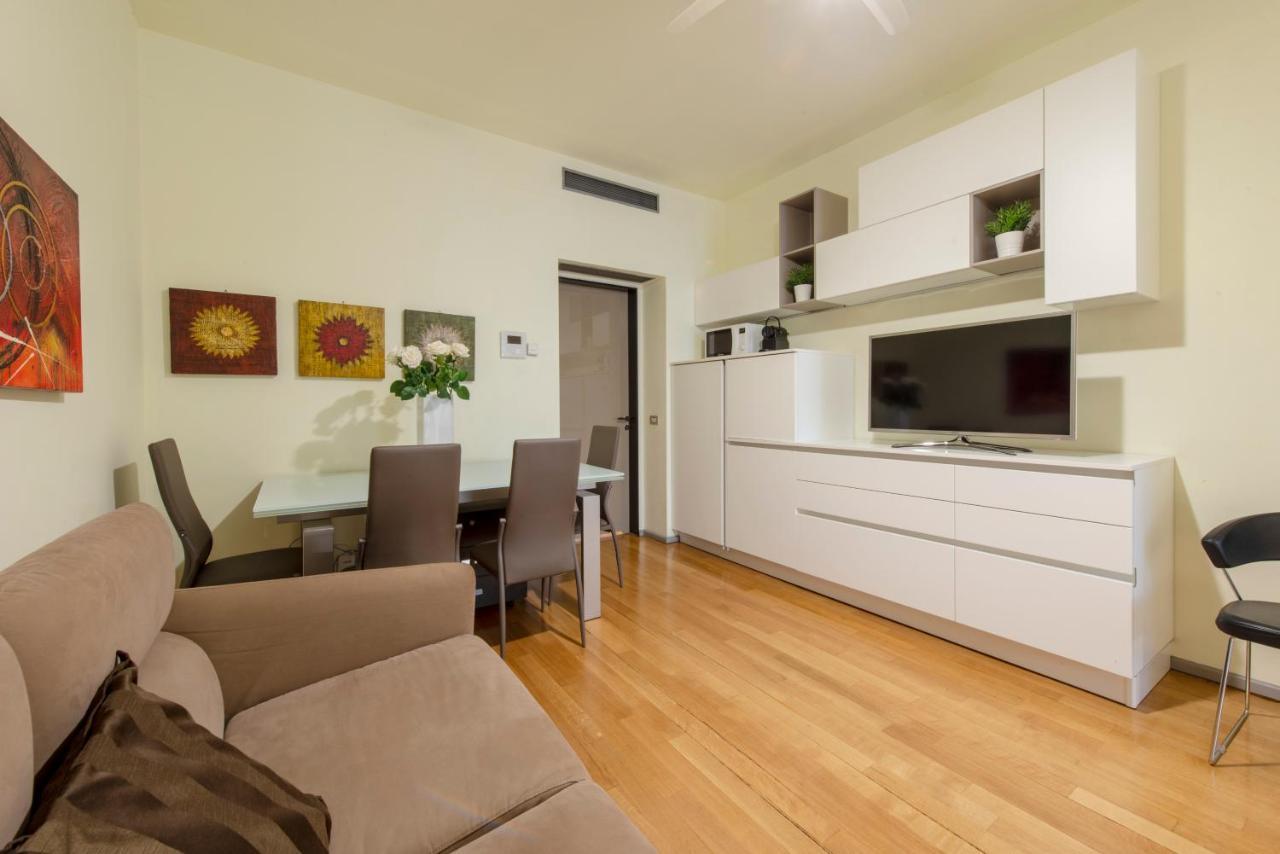 Milan Royal Suites - Centro Duomo Zewnętrze zdjęcie