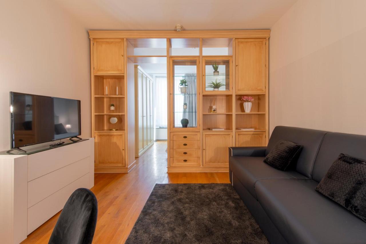 Milan Royal Suites - Centro Duomo Zewnętrze zdjęcie