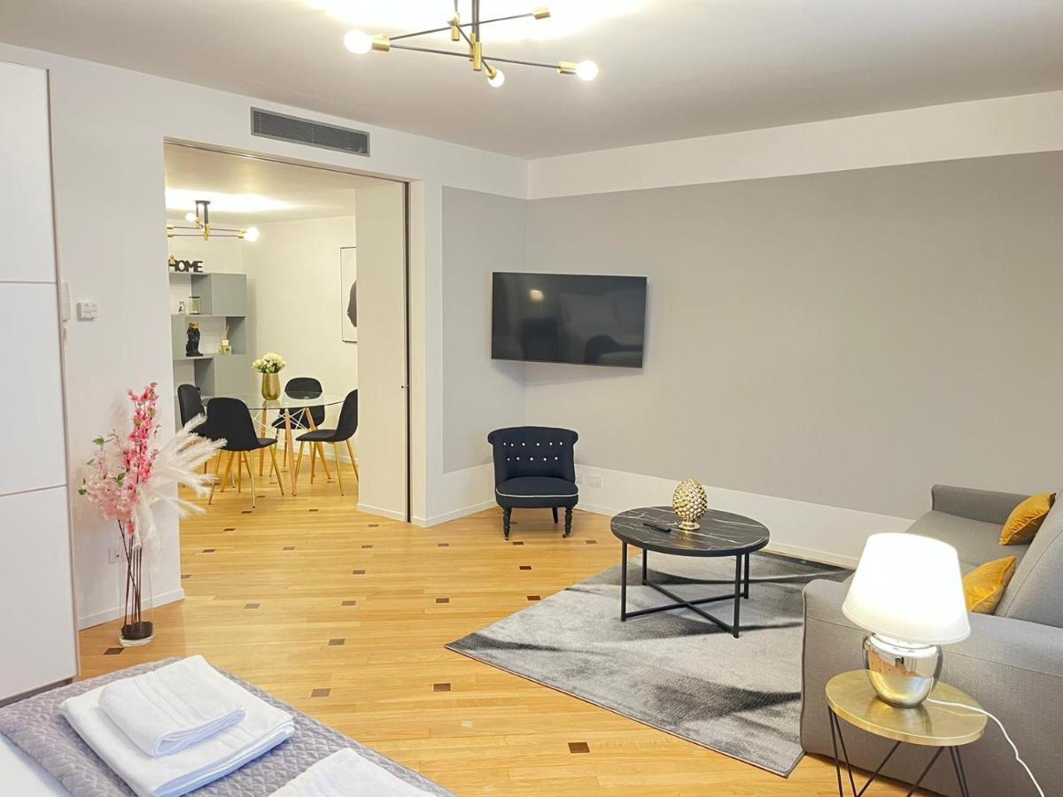 Milan Royal Suites - Centro Duomo Zewnętrze zdjęcie