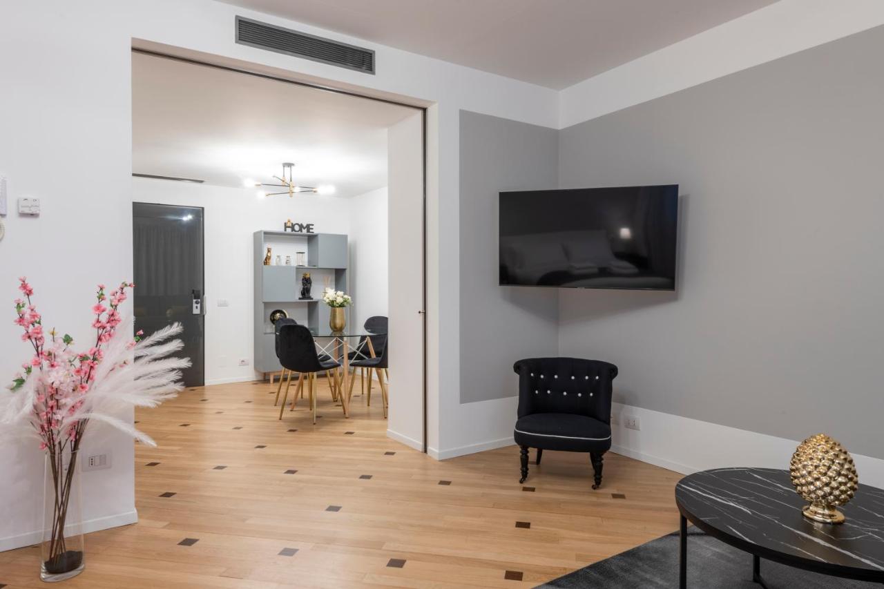 Milan Royal Suites - Centro Duomo Zewnętrze zdjęcie