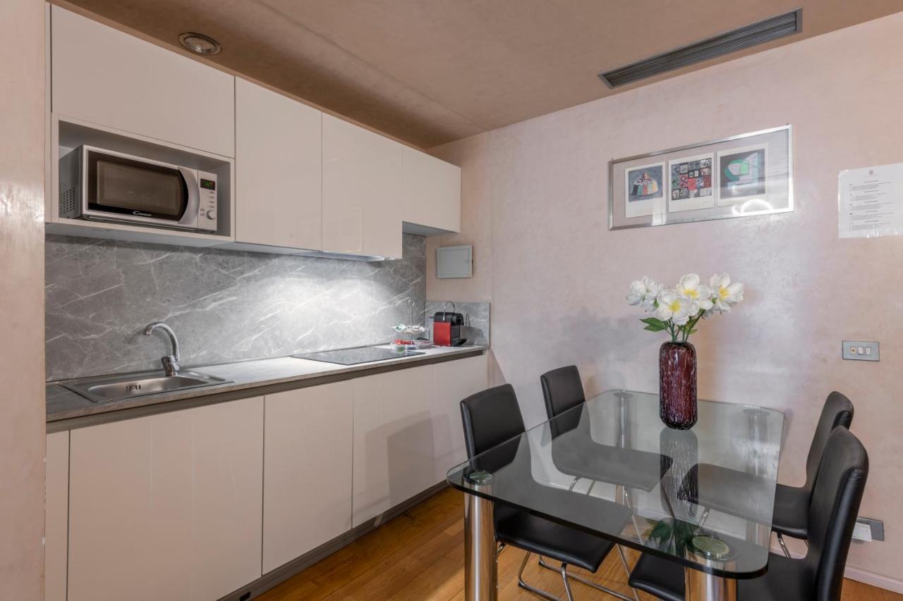 Milan Royal Suites - Centro Duomo Zewnętrze zdjęcie