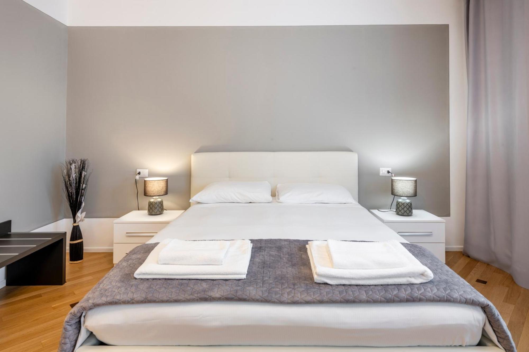 Milan Royal Suites - Centro Duomo Zewnętrze zdjęcie