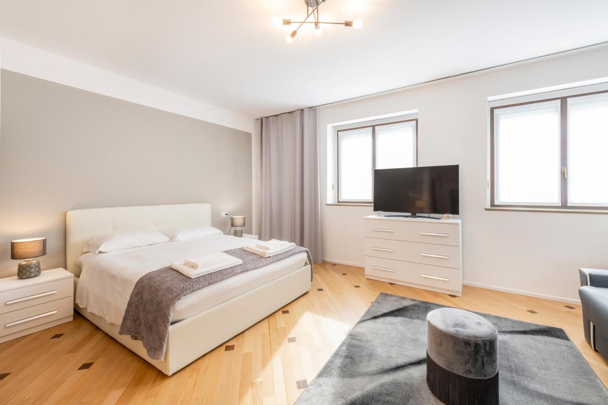 Milan Royal Suites - Centro Duomo Zewnętrze zdjęcie