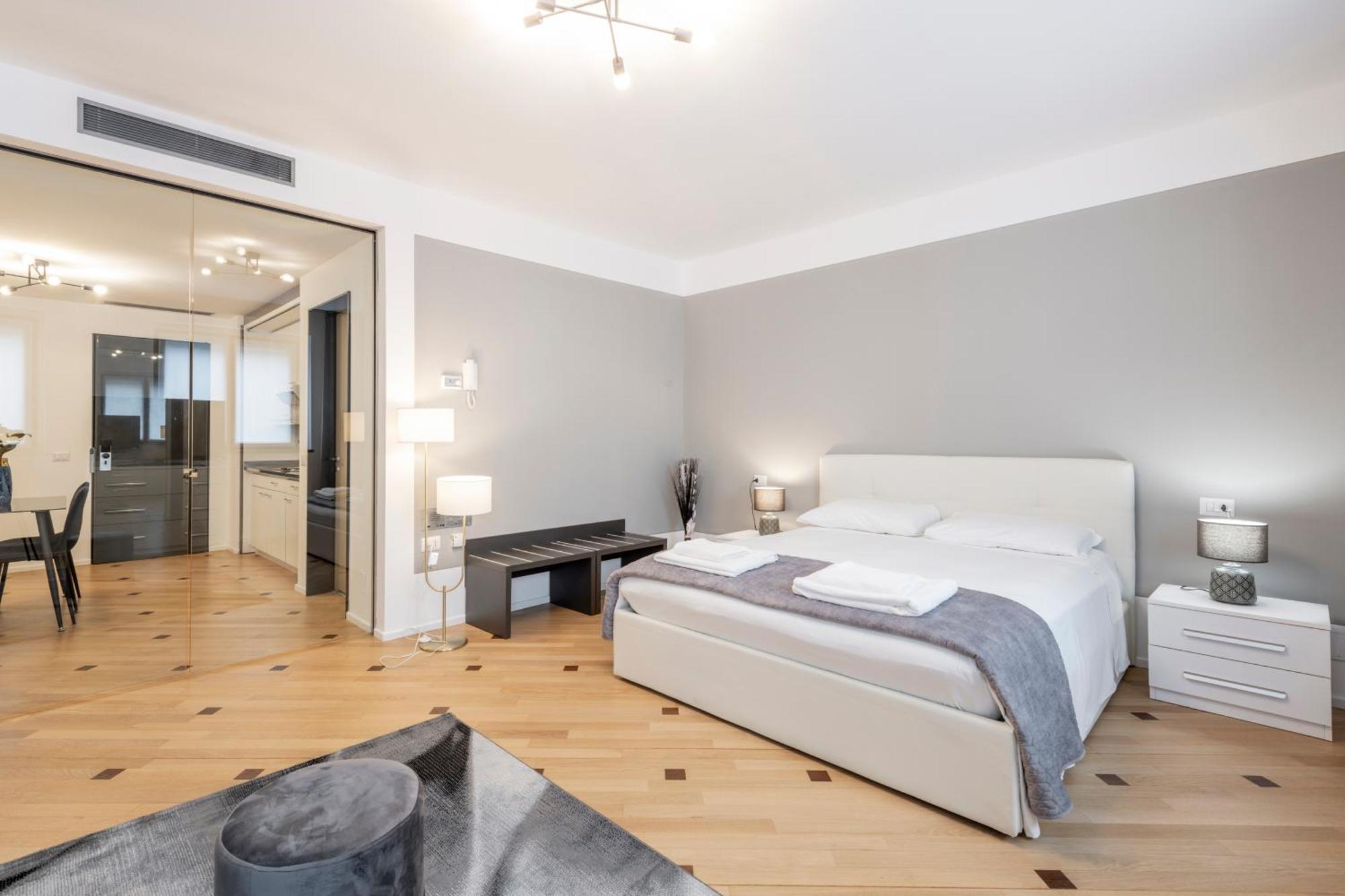 Milan Royal Suites - Centro Duomo Zewnętrze zdjęcie