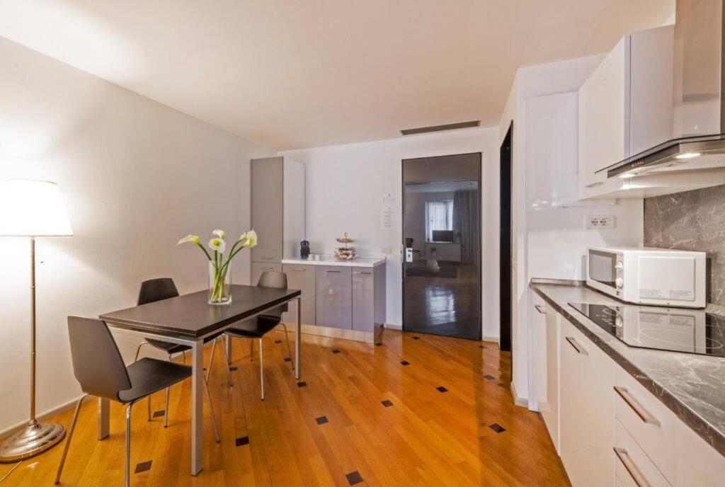 Milan Royal Suites - Centro Duomo Zewnętrze zdjęcie