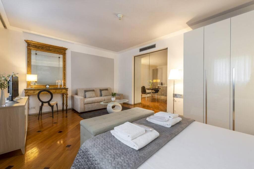 Milan Royal Suites - Centro Duomo Zewnętrze zdjęcie