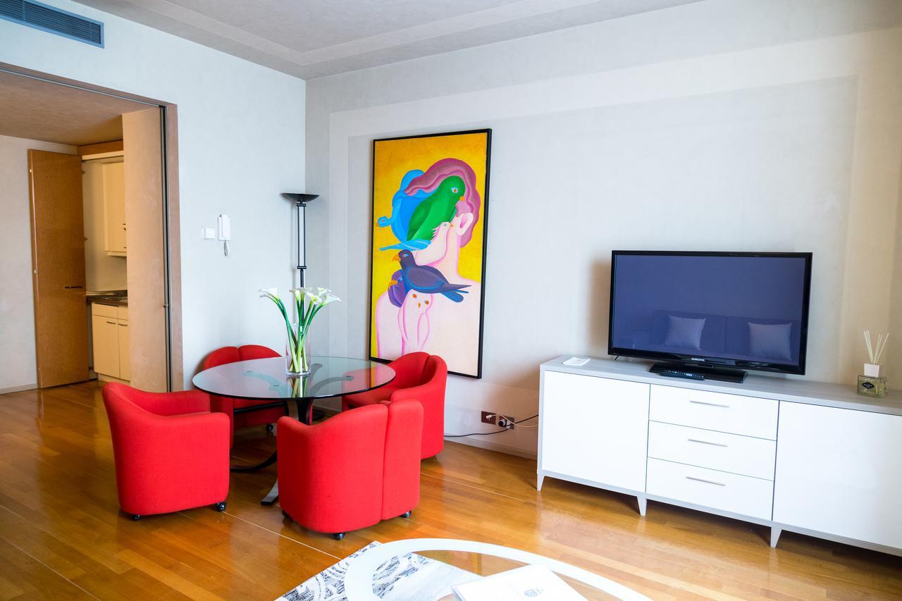 Milan Royal Suites - Centro Duomo Zewnętrze zdjęcie